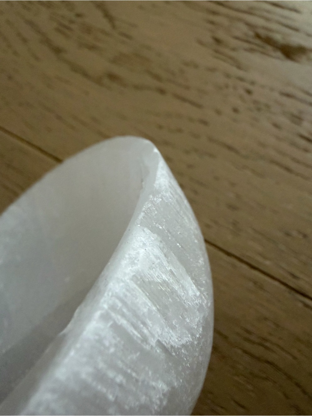 NWOT Selenite Charging Bowl: Crystal Cleansing, 4 inches - Picture 5 of 8